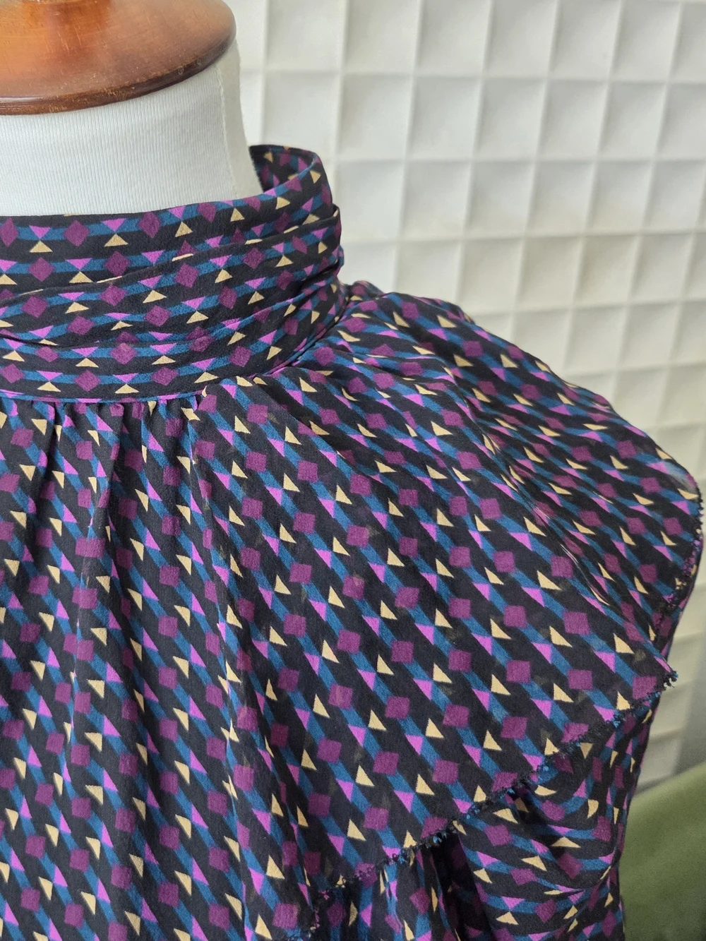 Ramy Brook Avelina Silk Top Navy Geometric Print Puff Sleeve Smocked Hem Large - Picture 4 of 9